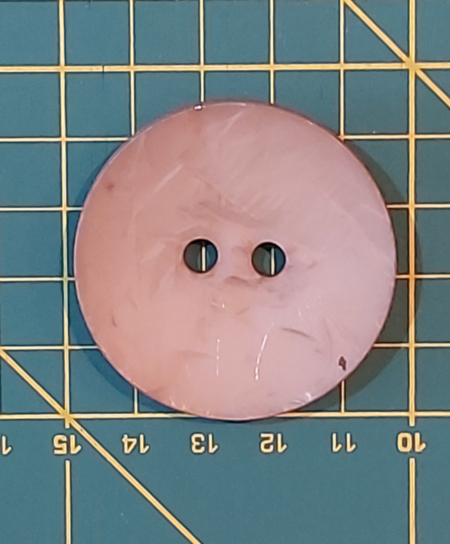 Small Circle Coconut Button - Subtle