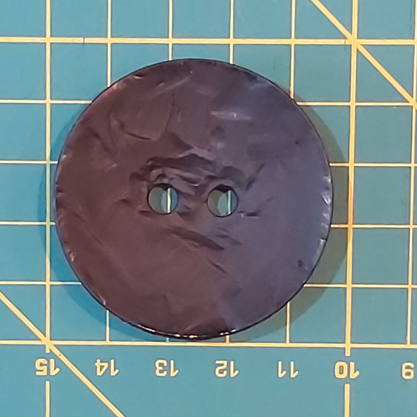 Small Circle Coconut Button - Black