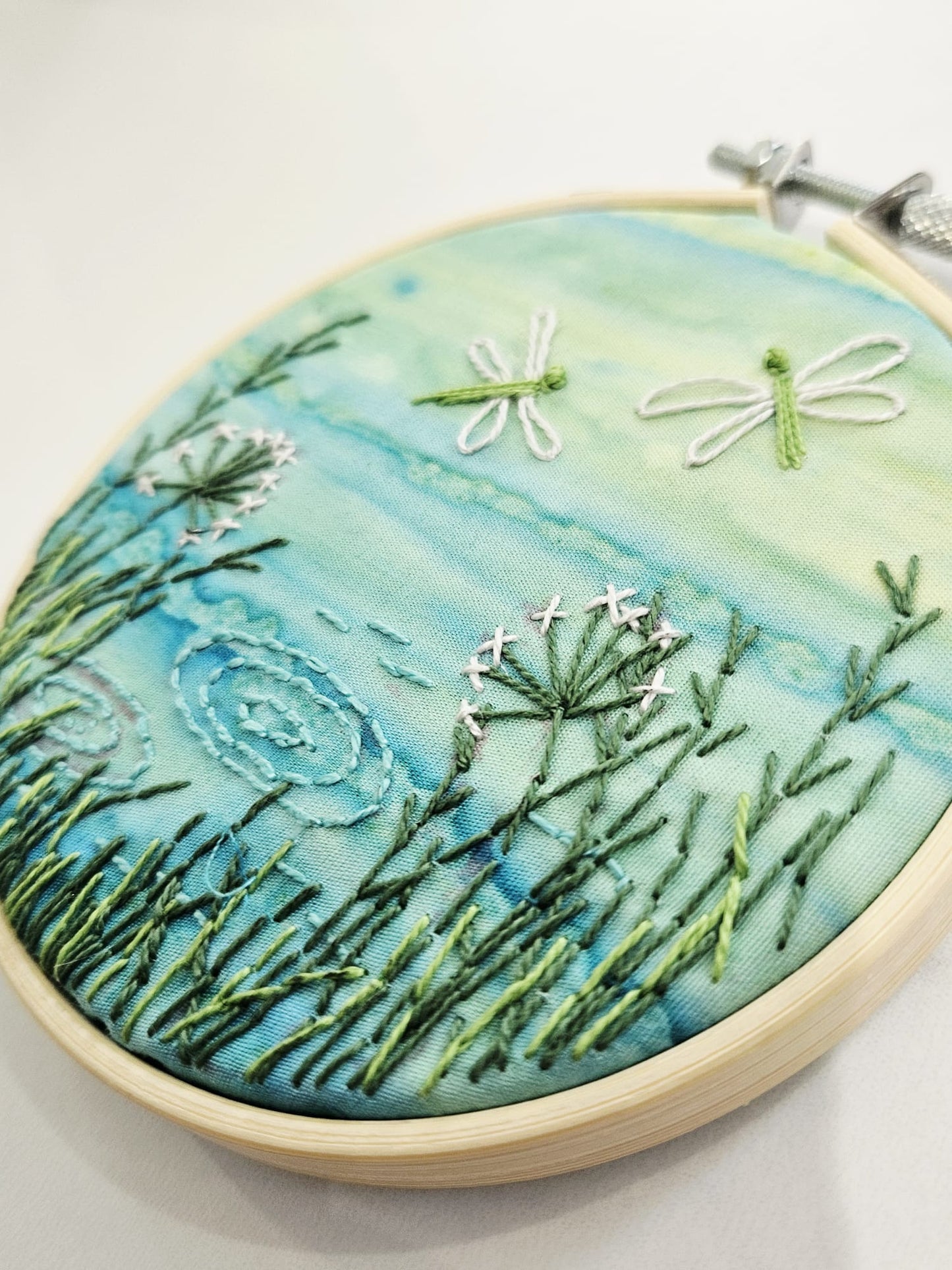 Dragonfly Dance Embroidery Kit, Beginner Hand Stitching, Nature Inspired Textile Art (4 Inch Hoop)